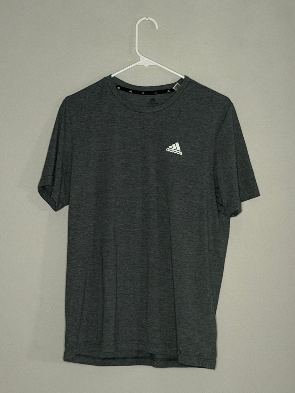 Men’s size medium adidas tshirt